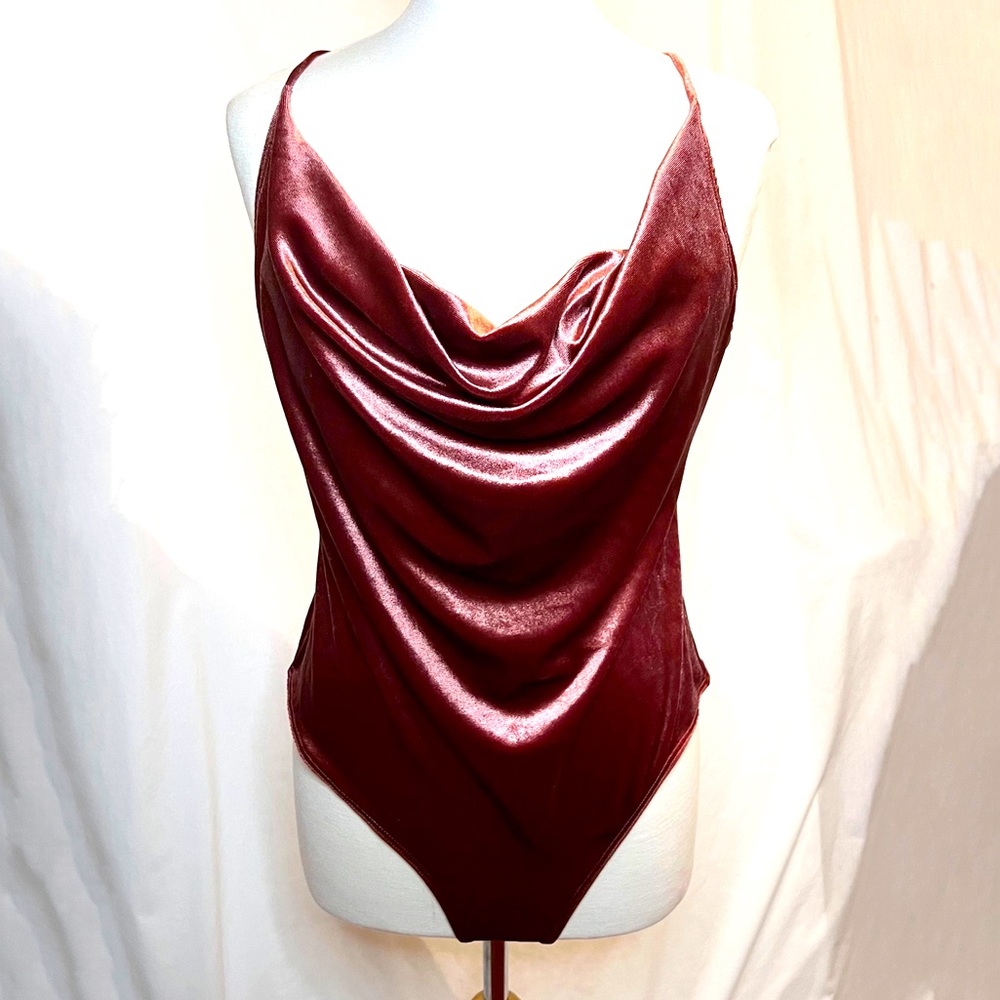 🦋EUC  GBGUESS Velour Camisole Cowl-neck Bodysuit Top